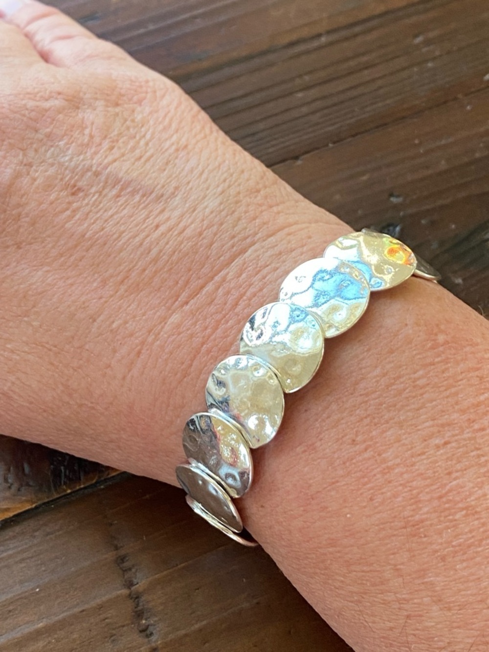 Silver Disc Stretch Bracelet fix up to 8” inches - Picture 6 of 7